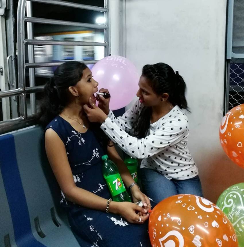 अरे... अभी तो पार्टी शुरू ही होगी... (Source: Anushree Fadnavis, Instagram)