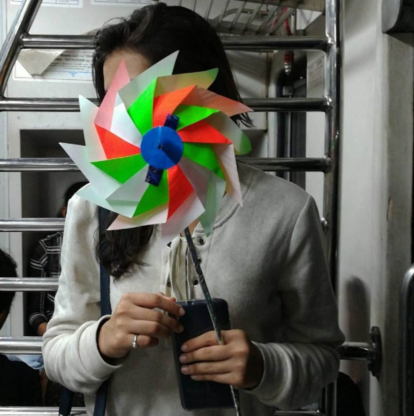 मुंबई लोकल डायरीस... (Source: Anushree Fadnavis, Instagram)