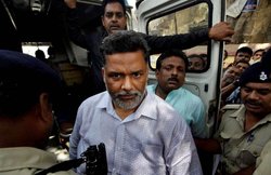 पैर पकड़ते-पकड़ते थक गए लेकिन वो जाति पूछ-पूछकर मारते रहे, रोते-रोते सांसद ने सुनाई आपबीती