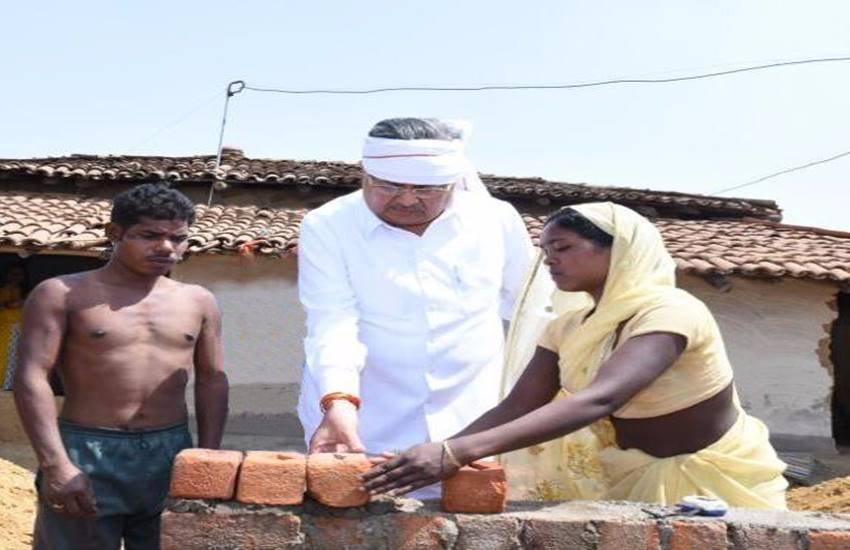 Chhattisgarh Chief Minister Raman Singh, Raman Singh, maintenance man"
