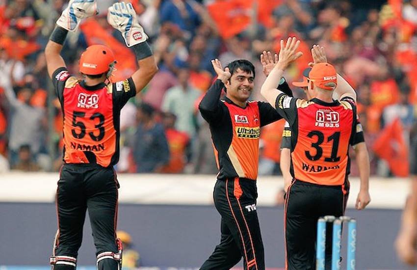  राशिद ने अब तक 5 विकेट चटकाए हैं और अभी आईपीएल के काफी मैच खेले जाने बाकी हैं।
