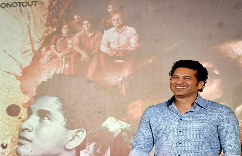 एक समारोह के दौरान मास्टर ब्लास्टर सचिन तेंडुलकर।