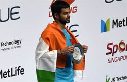 प्रणीत ने सिंगापुर ओपन में पहला सुपर सीरीज खिताब जीता, हमवतन श्रीकांत को दी मात