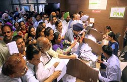 SBI की सर्विस हुई महंगी, इनकम टैक्स में बढ़ी छूट, कार-बाइक से होने वाले पॉल्यूशन पर लगाम लगाने की तैयारी