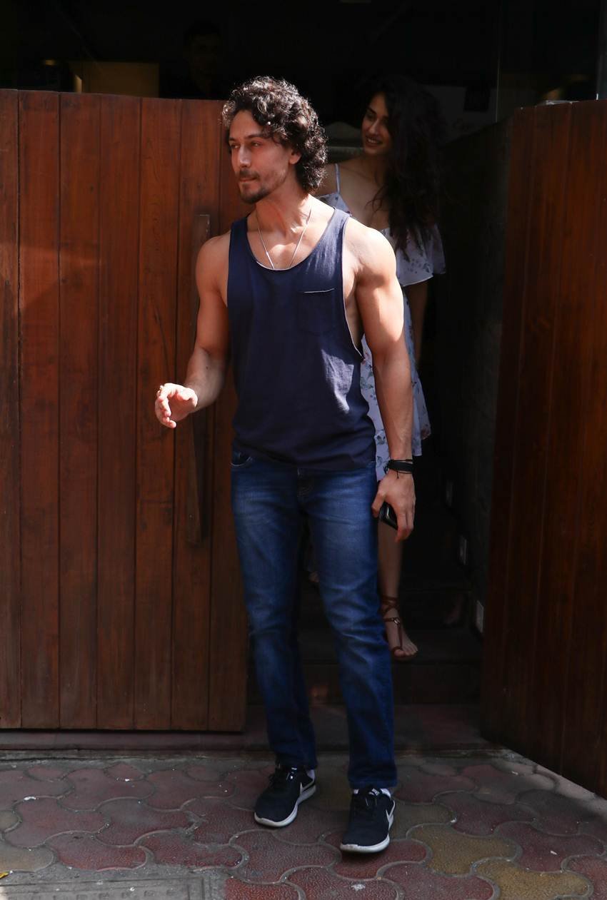 tiger shroff, disha patani, tiger shroff gilfriend, disha patani boyfriend, disha patani hot photos, disha patani photos, tiger shroff hot photos, tiger shroff photos, disha tiger photos, disha patani and tiger shroff photos, photos of disha patani and tiger shroff, jansatta