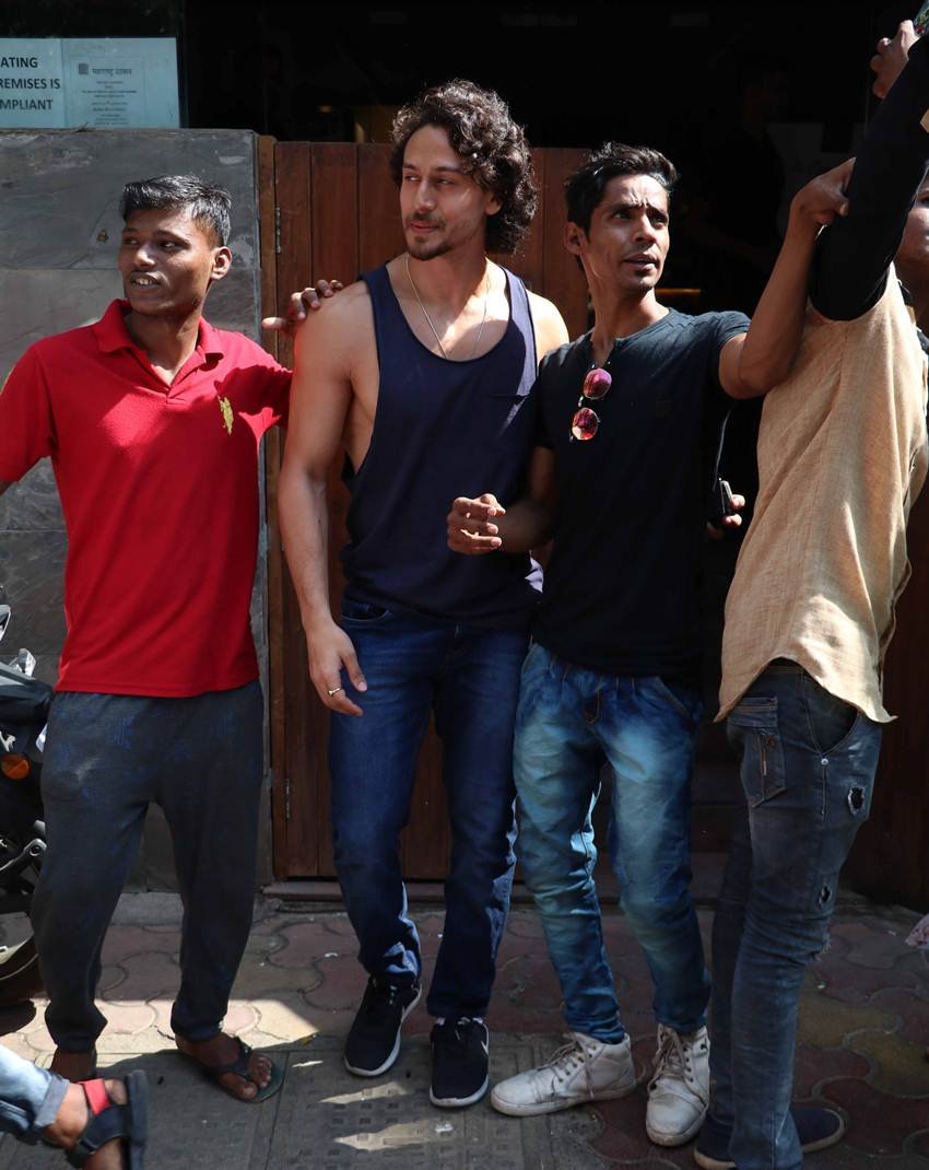 tiger shroff, disha patani, tiger shroff gilfriend, disha patani boyfriend, disha patani hot photos, disha patani photos, tiger shroff hot photos, tiger shroff photos, disha tiger photos, disha patani and tiger shroff photos, photos of disha patani and tiger shroff, jansatta