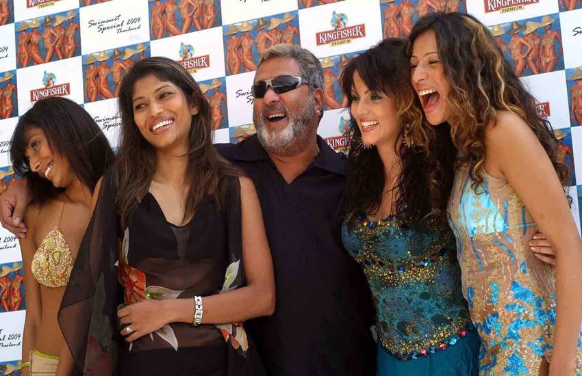 Vijay Mallya, Indian fugitive Vijay Mallya, Indian absconder Vijay Mallya, Vijay Mallya in london, tewin, tewin village, Lewis Hamilton, Kingfisher Airlines, Indian Government, Formula One, London village, Hindi news, Latest Hindi news, Jansatta