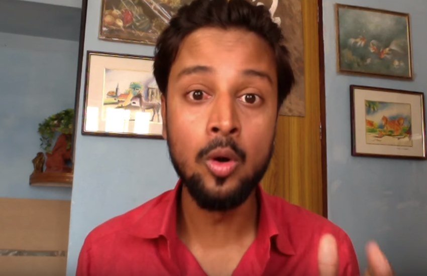भोसले साहब अंग्रेजी की टांग तोड़ते हुए। (तस्वीर का इस्तेमाल केवल प्रस्तुतिकरण के लिए) (Source: Youtube/Videograb)