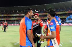 IPL 2017: RCB के खिलाफ स्टाइलिश लुक में दिखे गुजरात लॉयन्स के रवींद्र जाडेजा, विराट कोहली ने उड़ाया मजाक