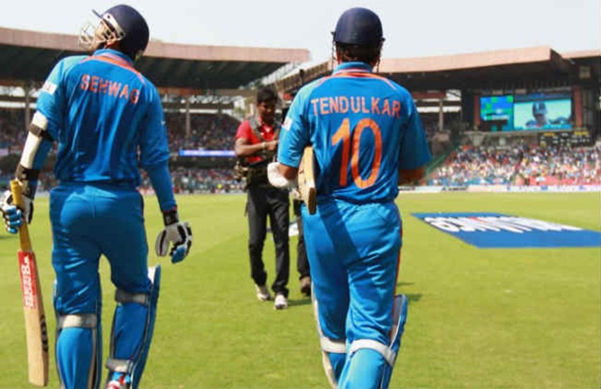 सचिन तेंदुलकर के जन्मदिन पर वीरेंद्र सहवाग ने किया ट्वीट, लिखा- भगवान सो रहा है, जो गुनाह करना है कर लो