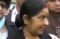 सुषमा स्वराज ने कहा था- पाकिस्तान की हरकत पर सरकार बैठी रहे और खेल खेलती रहे..ये नहीं हो सकता, सोशल मीडिया पर वायरल हुआ वीडियो