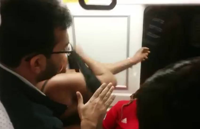 तस्वीर का इस्तेमाल वायरल हो रहे वीडियो से किया गया है।