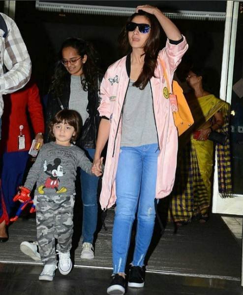 शाहरुख ने एक बार एक इंटरव्यू में बताया था कि अबराम के साथ समय बिताना बेहद पसंद है। बता दें कि शाहरुख जब भी बाहर होते हैं जहां तक संभव हो अबराम भी उनके साथ ही होते हैं।