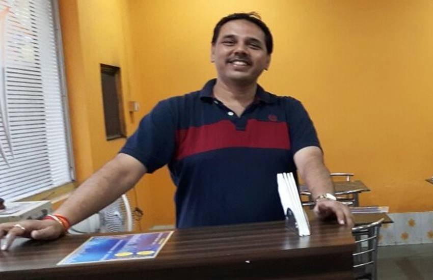तस्वीर का इस्तेमाल मनीष दुबे के फेसबुक पेज से किया गया है। 