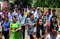 MP Board 12th Result 2017: टीकमगढ़ के संयम जैन ने किया टॉप, आईएएस बनने का है सपना