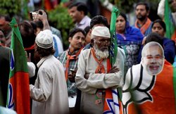 पत्रकार ने ट्विटर पर भाजपा नेता से पूछा पीएम नरेंद्र मोदी मीडिया को अपने विमान में क्यों नहीं ले जाते विदेश, जवाब मिला- ‘प्यासे’ रह जाएंगे