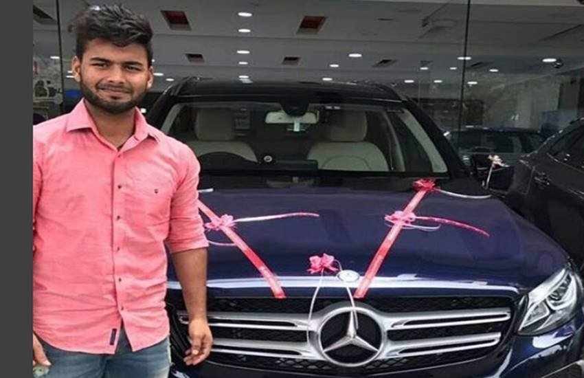 Rishabh Pant, Sachin praises Rishabh Pant, Sachin Tendulkar praises Rishabh Pant, Sachin tweets for Rishabh Pant, Sachin tweets praising Rishabh Pant, Sachin blesses Rishabh Pant, God of Cricket blesses Rishabh Pant, Delhi Daredevils, Gujarat Lions, DD vs GL, T-20, four, six, ipl10, ipl, viart kohli, david warner, shikhar dhawan, Cricket news, Cricket