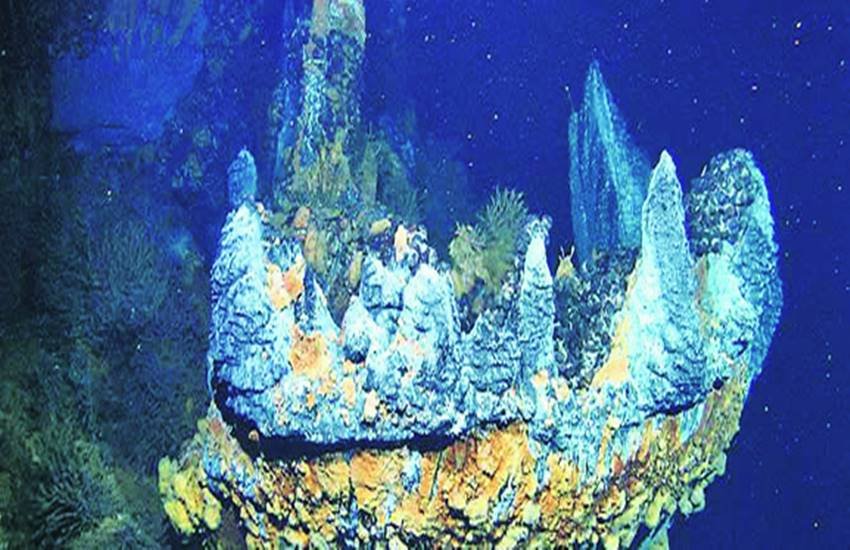 जानकारी- समुद्र में ज्वालामुखी