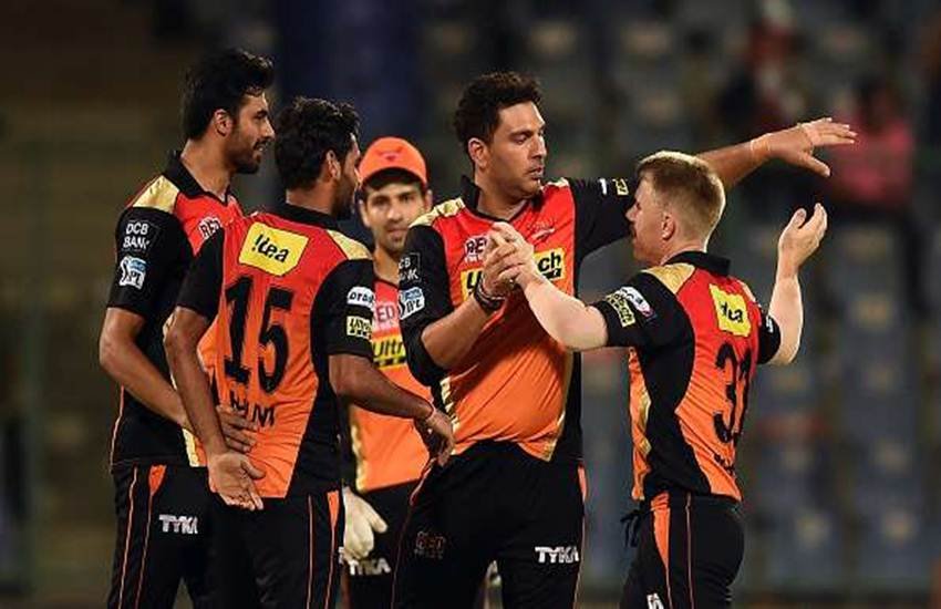 SRH vs MI: मुंबई इंडियंस पर शुरुआत से ही हावी दिखी सनराइजर्स हैदराबाद।