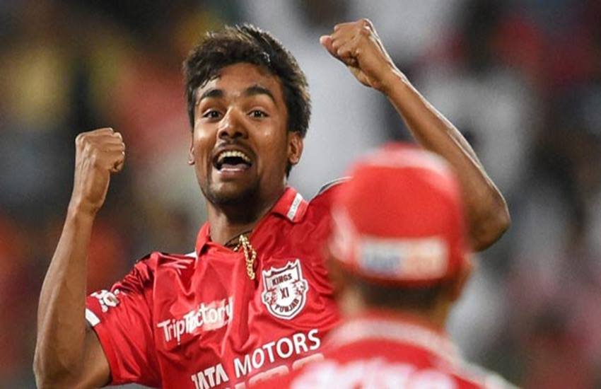 किंग्स इलेवन पंजाब के गेंदबाज संदीप शर्मा। 