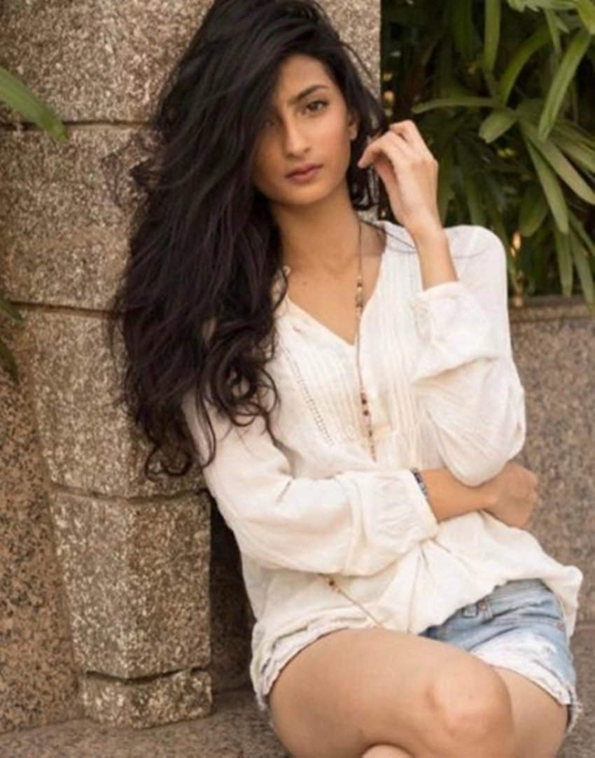 Shweta Tiwari DAUGHTER, Palak tiwari, Palak hot photos, Shweta Tiwari DAUGHTER Palak photos, Shweta Tiwari DAUGHTER Palak bollywood debut, Shweta Tiwari DAUGHTER Palak film, Shweta Tiwari, Shweta Tiwari family, Shweta Tiwari news, entertainment photos
