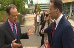 VIDEO: खबर से ज्यादा किसी और कारण से चर्चित हो गया बीबीसी पत्रकार का यह लाइव टेलिकास्ट