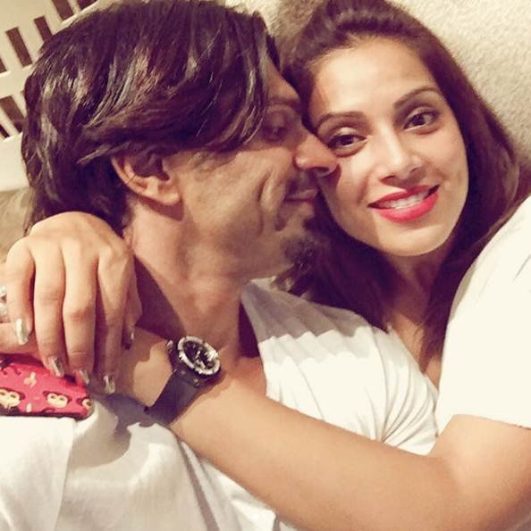 बंगाली ब्यूटी बिपाशा बसु के पास घड़ियों का अच्छा कलेक्शन है। उनके पास हर मौके के लिए एक घड़ी होती है।