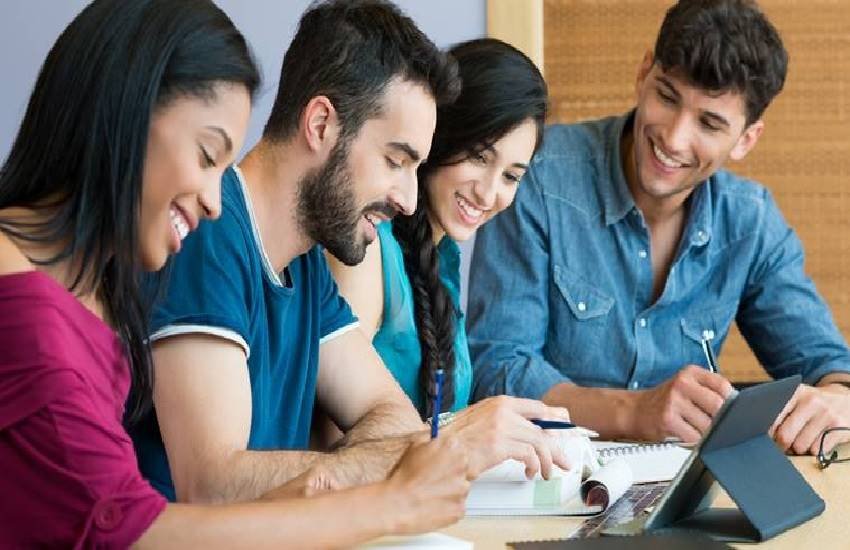 courses after 12th commerce, professional courses for commerce students, after 12th commerce for banking, professional courses after 12th commerce stream, list of courses for commerce students, Commerce cources, after 12th couses, career option, good career in commerce