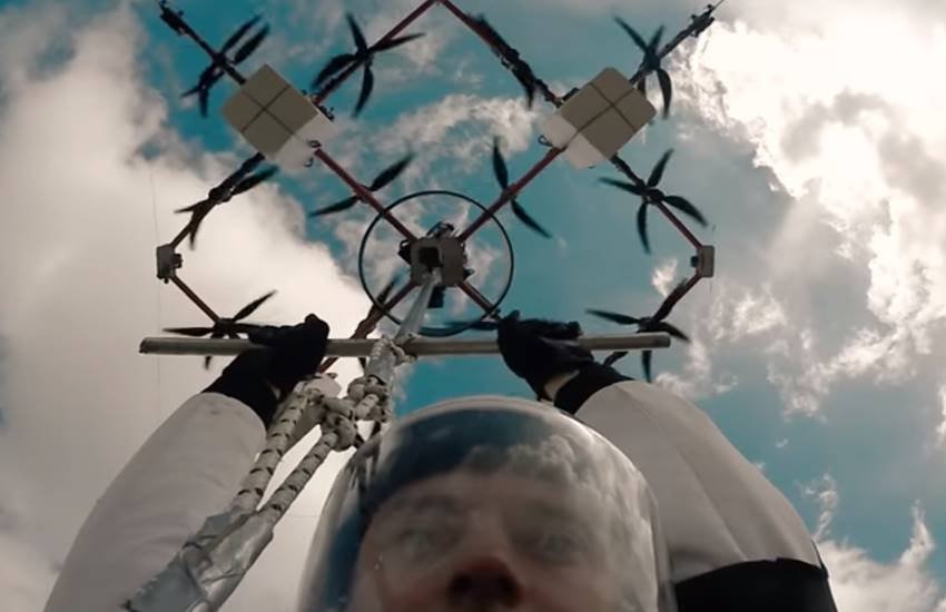 Drone, Drone jump, Drone jumping, Drone-diving, Extreme Sports, Viral Video, Viral, jansatta Drone, Drone jump, Drone jumping, Drone-diving, Extreme Sports, Viral Video, Viral, jansatta