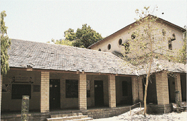 Mahatma Gandhi, Kishorsinhji School No.1