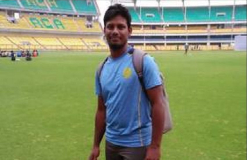 कोलकाता के रहने वाले अतानू घोष ने राजस्थान क्लब के खिलाफ यह कारनामा किया है। कोलकाता के रहने वाले अतानू घोष ने राजस्थान क्लब के खिलाफ यह कारनामा किया है।