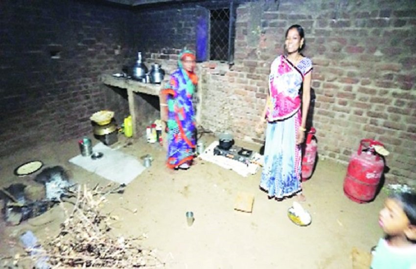 Popatbhai Rathva, Amit Shah Tribal Family Visit