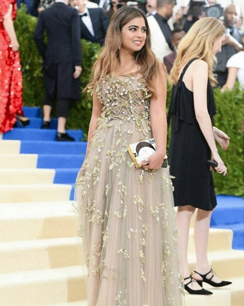 Mukesh Ambani, Neeta Ambani, Isha Ambani, Priyanka Chopra, Deepika Padukone