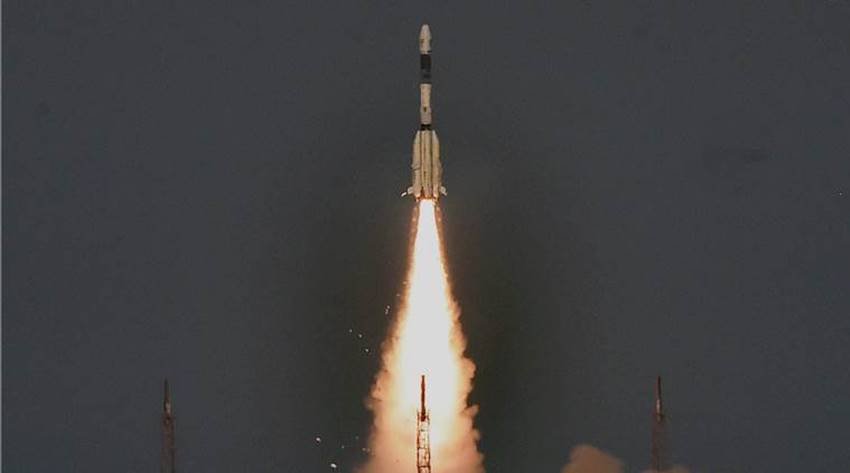 पाकिस्तान ने शुक्रवार को भारत द्वारा छोड़े गए दक्षिण एशिया उपग्रह के बारे में कहा कि यह अकेले भारत द्वारा निर्मित है, लिहाजा इसे क्षेत्रीय परियोजना नहीं कहा जा सकता। 