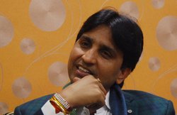 आम आदमी पार्टी को भी लगा गणेश परिक्रमा का रोग: कुमार विश्वास