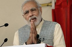कमाल आर खान ने पीएम नरेंद्र मोदी का उड़ाया मजाक, जवाब मिला- केआरके तुम गधे हो क्या..?