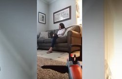 बेटे की ‘बंदूक’ से निकली गोली को मां ने दांतों से रोक लिया, देखिए वीडियो