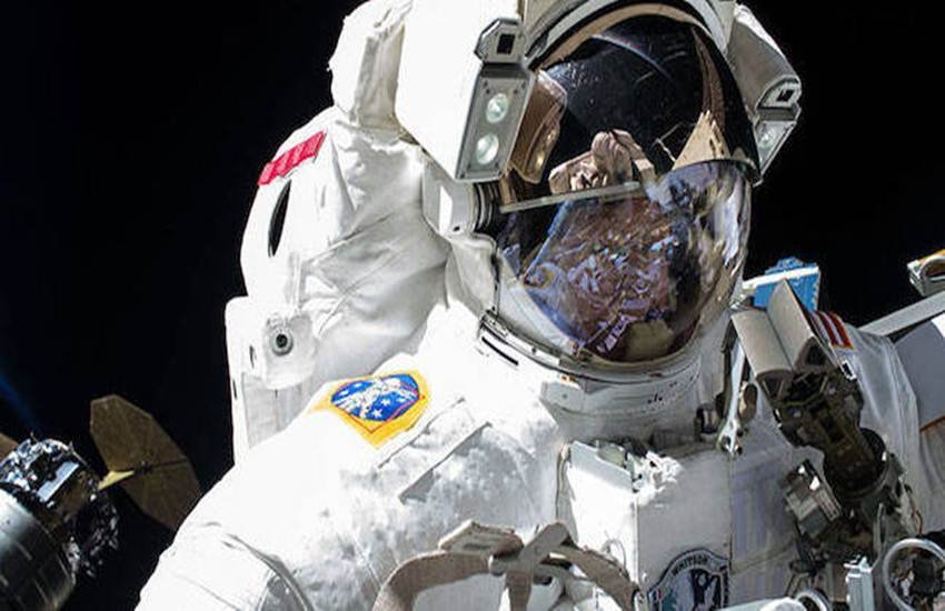अमेरिकी अंतरिक्ष एजेंसी नासा का डेटा रिले बॉक्स हुआ खराब, बदलने के लिए मंगलवार को आपात स्पेस वॉक करेंगे दो अंतरिक्ष यात्री (Photo-NASA) 