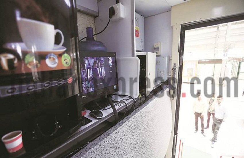 इस महीने से कर सकेंगे नए एसी कोच में सफर, जीपीएस से लैस होंगे डिब्बे