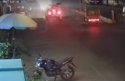 वीडियो: तेज रफ्तार कार ने साइकिल पर जा रहे दो लोगों को रौंदा, हुई मौत