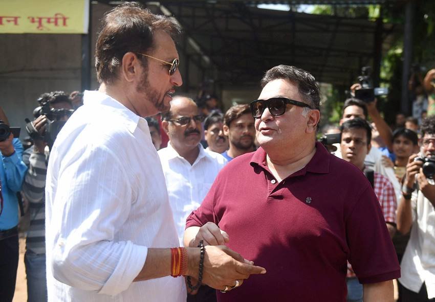 naamkarann reema lagoo, viraf patel reema lagoo, viraf patel facebook, viraf patel reaction reema lagoo death, viraf patel emotional message, reema lagoo onscreen sons, barkha bisht reema lagoo naamkarann, zain imam reema lagoo, zain imam instagram, reema lagoo death, reema lagoo age, reema lagoo death reason, reema lagoo cardiac arrest, viraf patel cries, viraf patel news, reema lagoo news,