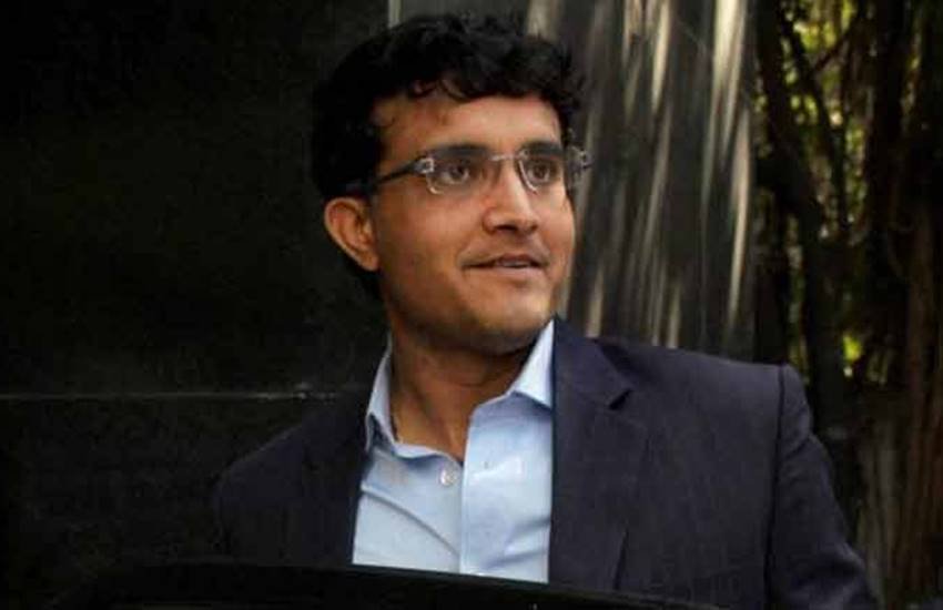 सौरव गांगुली- कोलकाता के अमीर परिवारों में से एक परिवार में पैदा हुए सौरव गांगुली, 'सौरव गांगुली एंटरप्राइजेज प्राइवेट लिमिटेड' के मालिक हैं। साथ ही उन्होंने एक रेस्टोरेंट भी शुरू किया था, जो कि बंद कर दिया। हाल ही में उन्होंने आईएसएल की टीम एलेटिको दे कोलकाता में भी निवेश किया है। साथ ही वो कई टीवी शो भी होस्ट करते हैं।