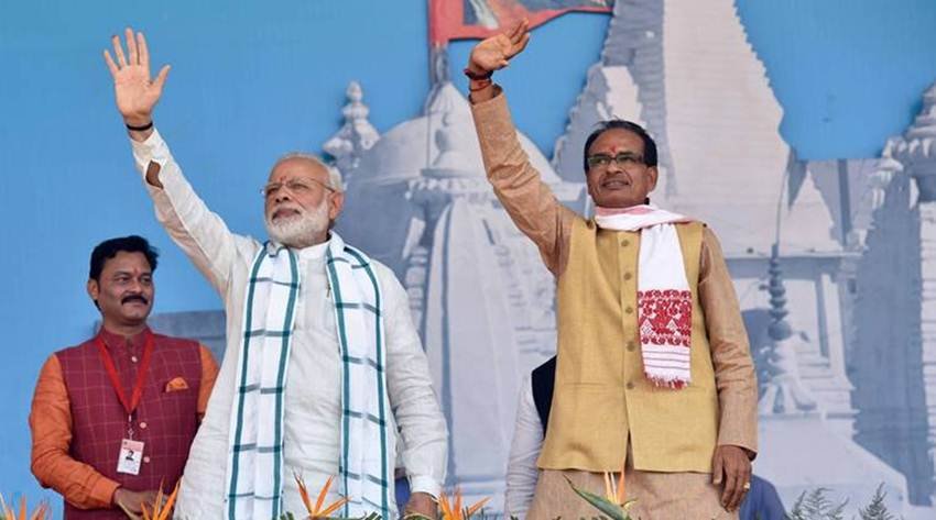 मध्यप्रदेश में चल रही नमामि देवी नर्मदे सेवा यात्रा के समापन समारोह के मौके पर नर्मदा नदी के उद्गमस्थल अनूपपुर जिले के अमरकंटक में सोमवार को जनसंवाद में प्रधानमंत्री ने कहा कि 2022 में नया भारत बनाने का सपना लेकर चलना है, हर हिंदुस्तानी को जोड़ना है