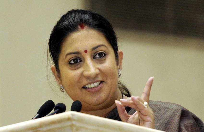 Smriti Irani, Gandhi-Nehru Family, Synonymous with Corruption, Corruption, Smriti Irani Statement, Smriti Irani on Gandhi-Nehru Family, Gandhi-Nehru Family Says, Gandhi-Nehru Family Synonymous, National news