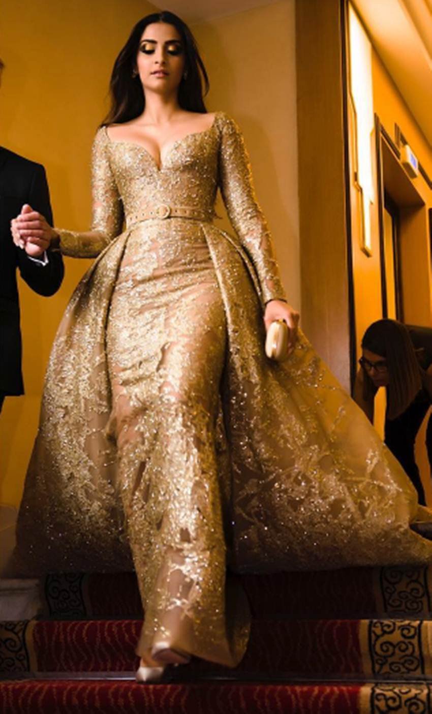 sonam kapoor, cannes 2017, sonam kapoor cannes, sonam kapoor cannes day 6, sonam kapoor red carpet, sonam at cannes, sonam kapoor cannes photo, sonam kapoor red carpet cannes, sonam kapoor news, sonam kapoor latest updates, entertainment news,