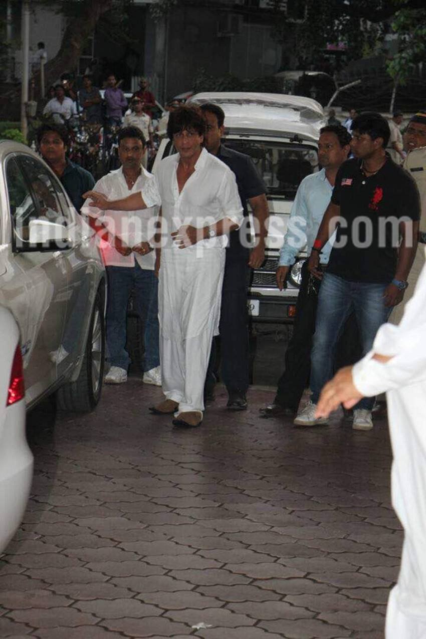 Vinod Khanna, Amitabh bachchan, Aamir Khan, Shah Rukh khan, Sangeeta Bijlani, Hrithik Roshan