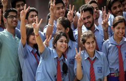 मध्य प्रदेश: 10वीं में फेल हुआ बेटा तो मनोबल बढ़ाने के ल‍िए प‍िता ने दी शानदार पार्टी