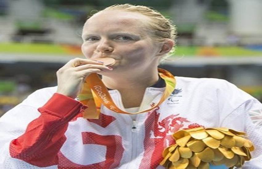 ब्रिटेन की महिला पैरालम्पिक तैराक सुसी रोजर