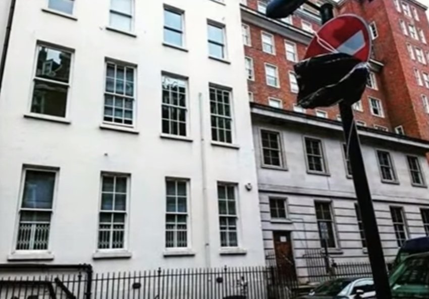 shahrukh khan, king of romance, romantic hero, shahrukh, deewana, kuch kuch hota hai, shahrukh khan biography, gauri khan, abram khan, suhana khan, GAURI KHAN, Aryan Khan, Parents Shah Rukh Khan, Gauri Khan pakistan, shah Rukh Khan's daughter Suhana Khan, mannat, dubai house ho shahrukh khan, bollywood filns, bolllywood news, bollywood hindi news, bollywood filmy gyan, bollywood entertainment news