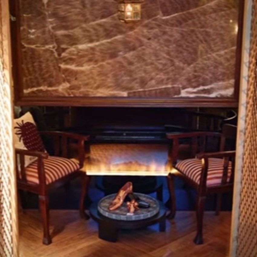 shahrukh khan, king of romance, romantic hero, shahrukh, deewana, kuch kuch hota hai, shahrukh khan biography, gauri khan, abram khan, suhana khan, GAURI KHAN, Aryan Khan, Parents Shah Rukh Khan, Gauri Khan pakistan, shah Rukh Khan's daughter Suhana Khan, mannat, dubai house ho shahrukh khan, bollywood filns, bolllywood news, bollywood hindi news, bollywood filmy gyan, bollywood entertainment news